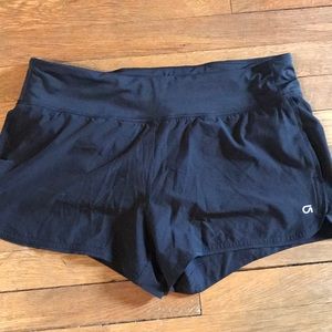 Medium GapFit G Step shorts (black)
